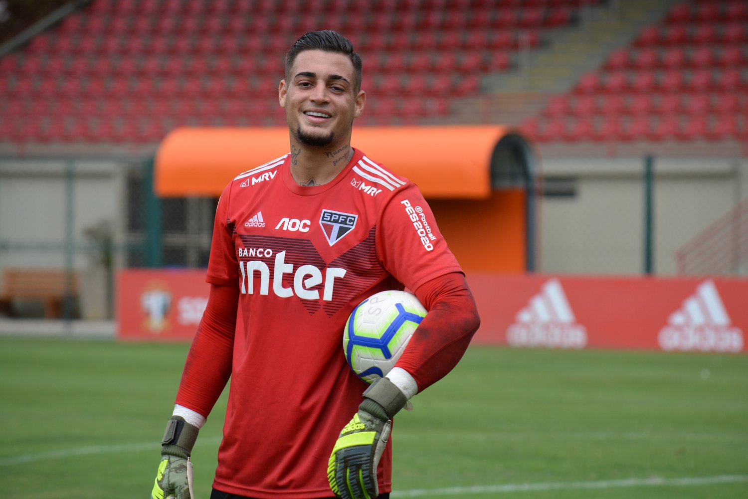Ex-São Paulo volta a jogar após mais de um ano