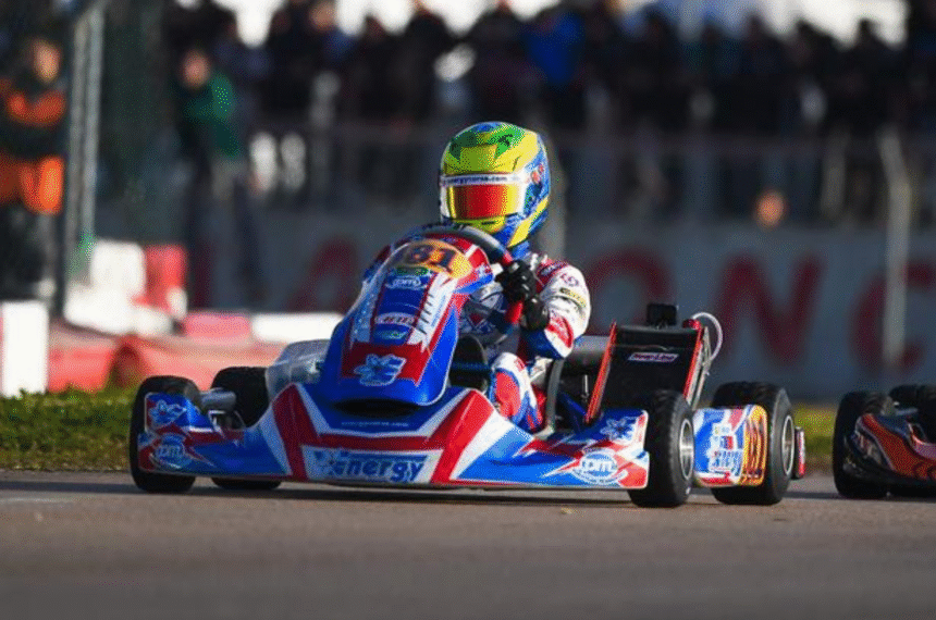 Felipe Sanches estreia com vitória em heat e Top 10 na WSK