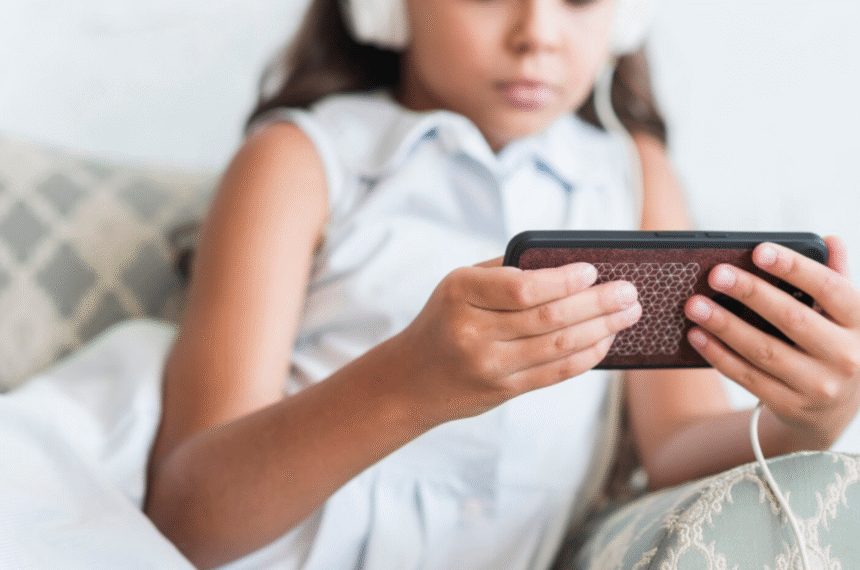 Proteção de crianças e adolescentes exige rigor após caso Roblox