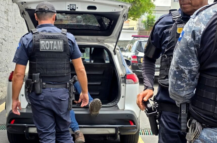 ROTAM da GCM de São Caetano prende homem em flagrante por furto. carro 