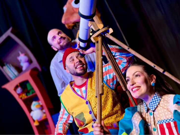 Sesc Pinheiros estreia temporada de “Um Amigo Não Imaginário”