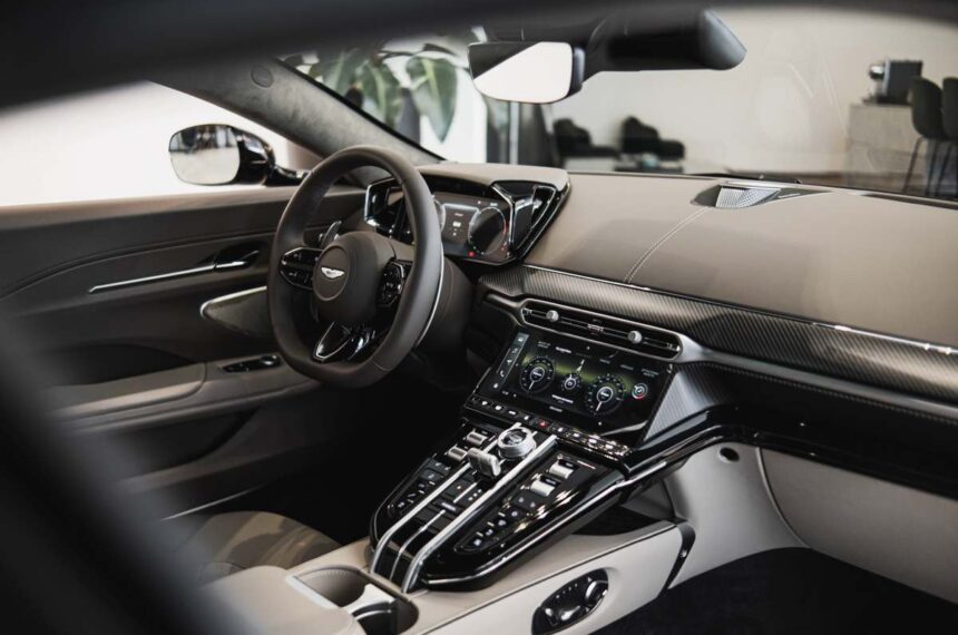 Aston Martin Vantage S