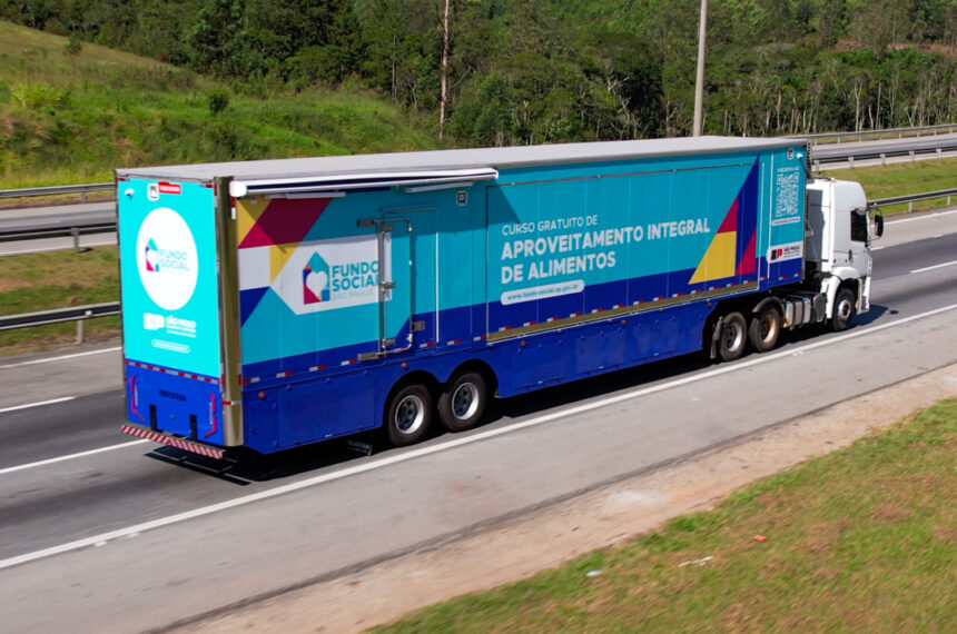 Carreta Caminhos da Capacitação cursos gratuitos