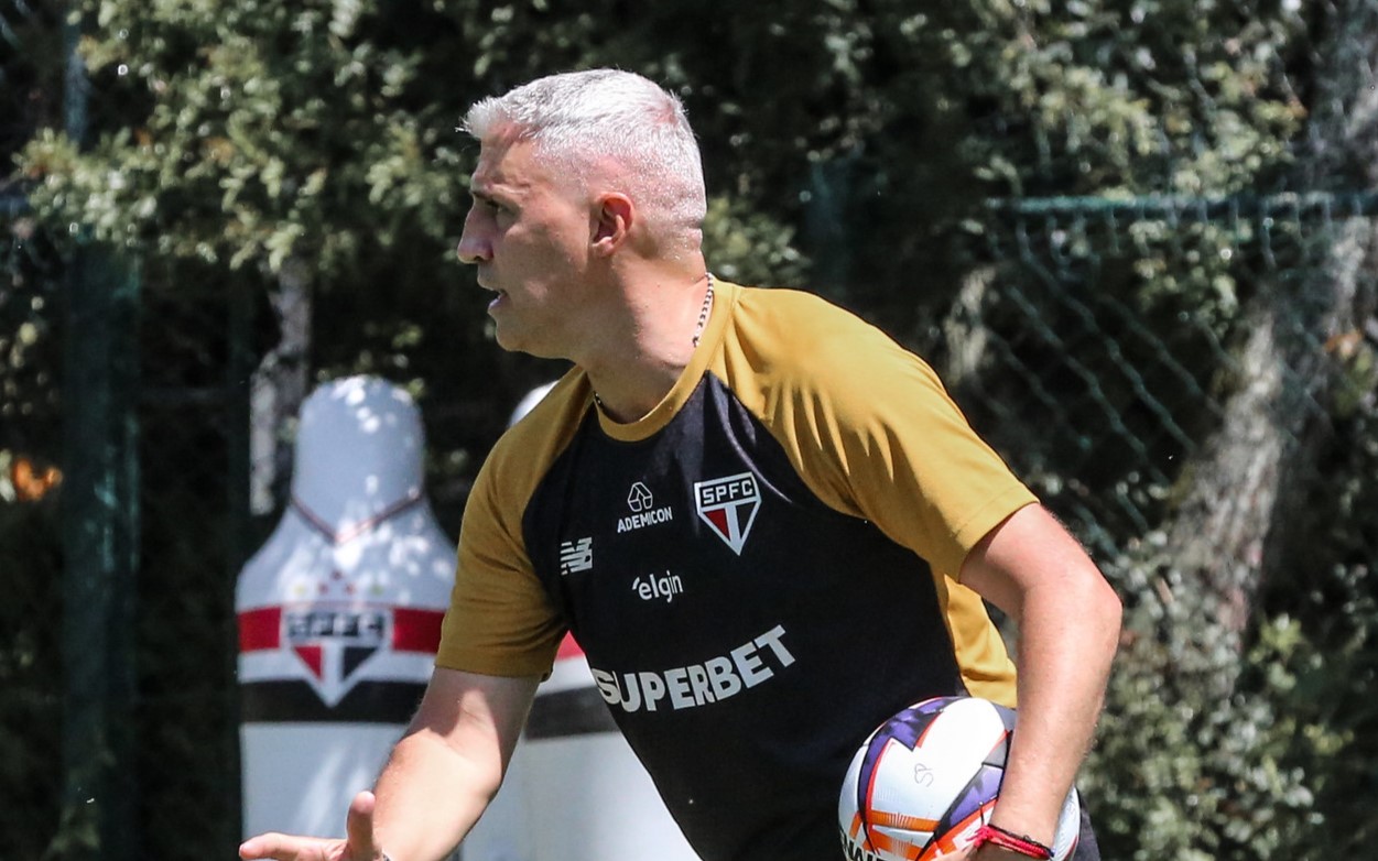 Calleri fica fora da estreia do São Paulo