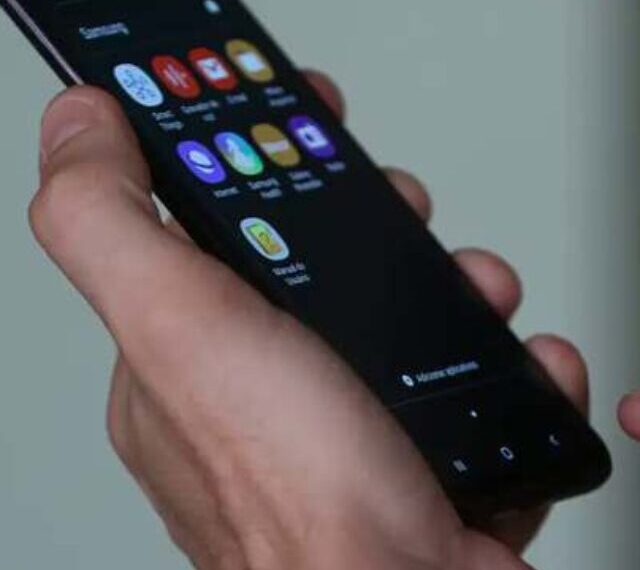 Celular - Redes Sociais - WhatsApp - multa