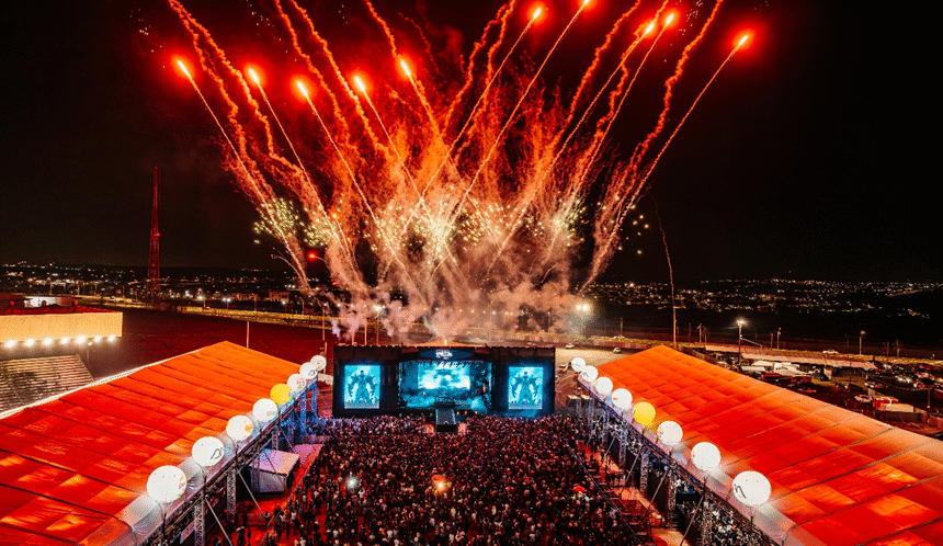 Arena do Peão da Festa do Peão de Paulínia em 2025, no Parque Brasil 500