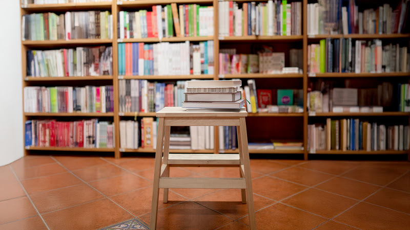 Estação Itaquaquecetuba - livros - leitura