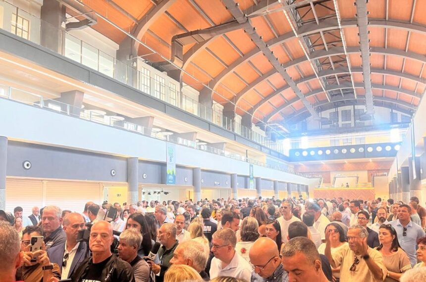 População comparece à inauguração do Mercado Municipal de Santos - Gabriel de Jesus/ABCdoABC