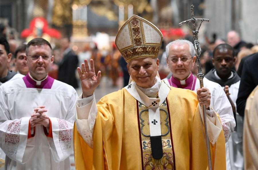 Papa Leão faz apelo pela paz mundial durante missa no Vaticano