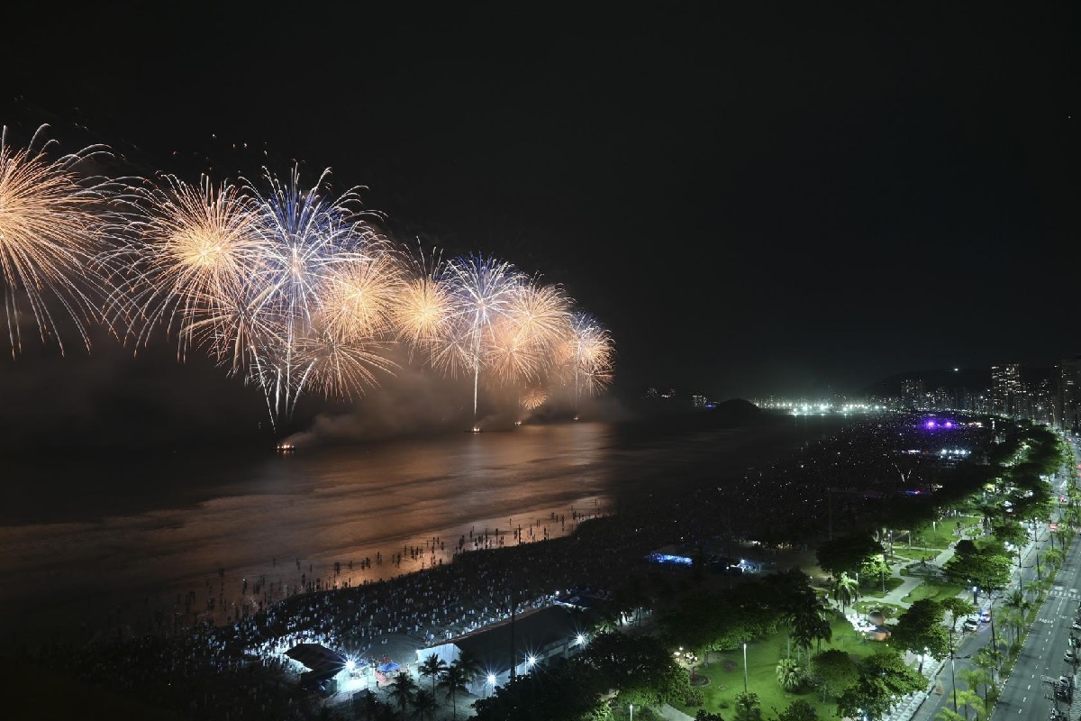 Santos recebe 1 milhão de pessoas para a chegada de 2026