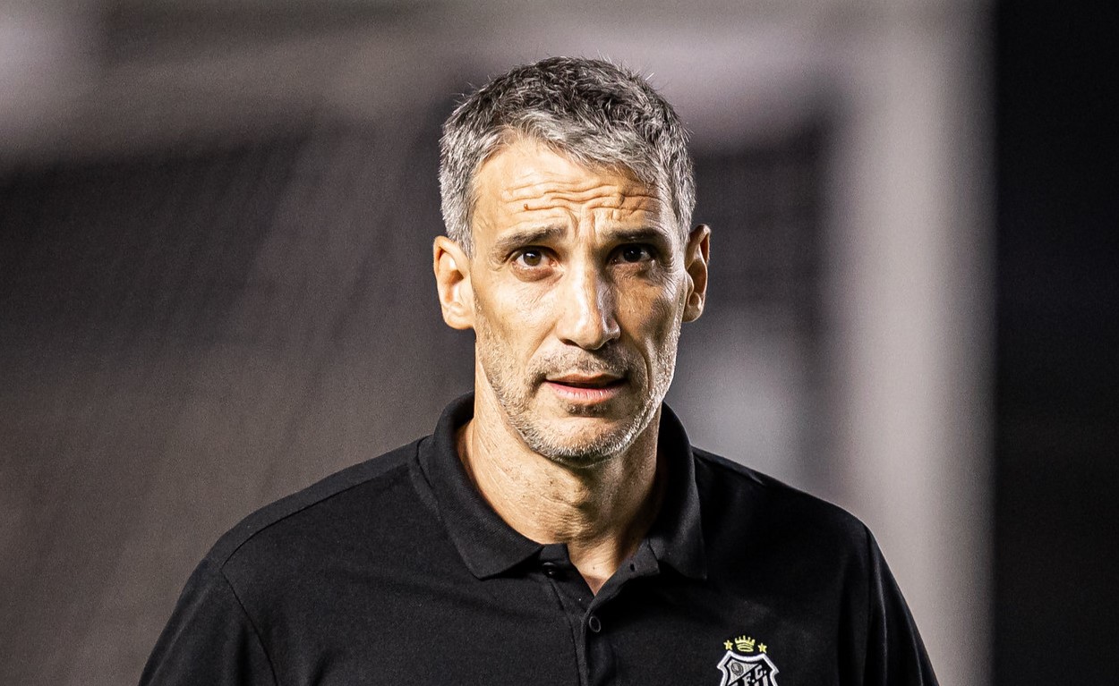 Vojvoda é demitido e não é mais técnico do Santos