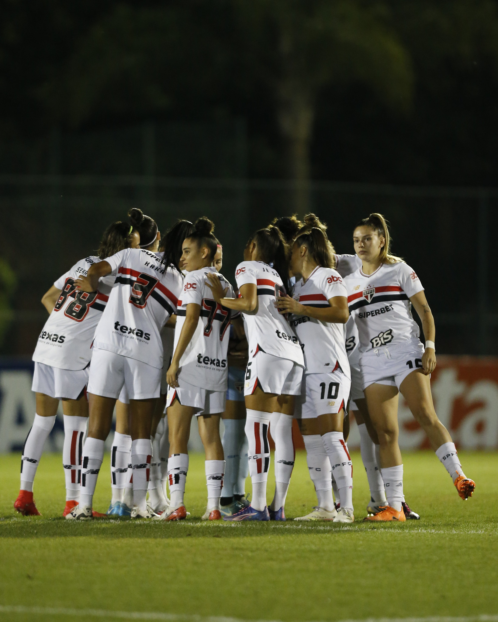 Futebol brasileiro: Confira como assistir a todos os jogos desta segunda-feira (23)