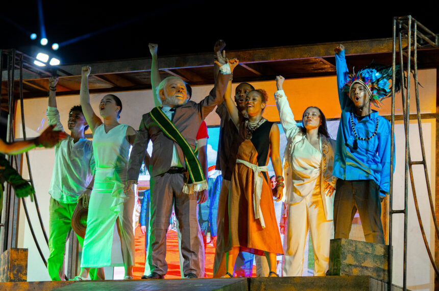 Acadêmicos de Nitéroi - Homenagem Lula - Carnaval do Rio