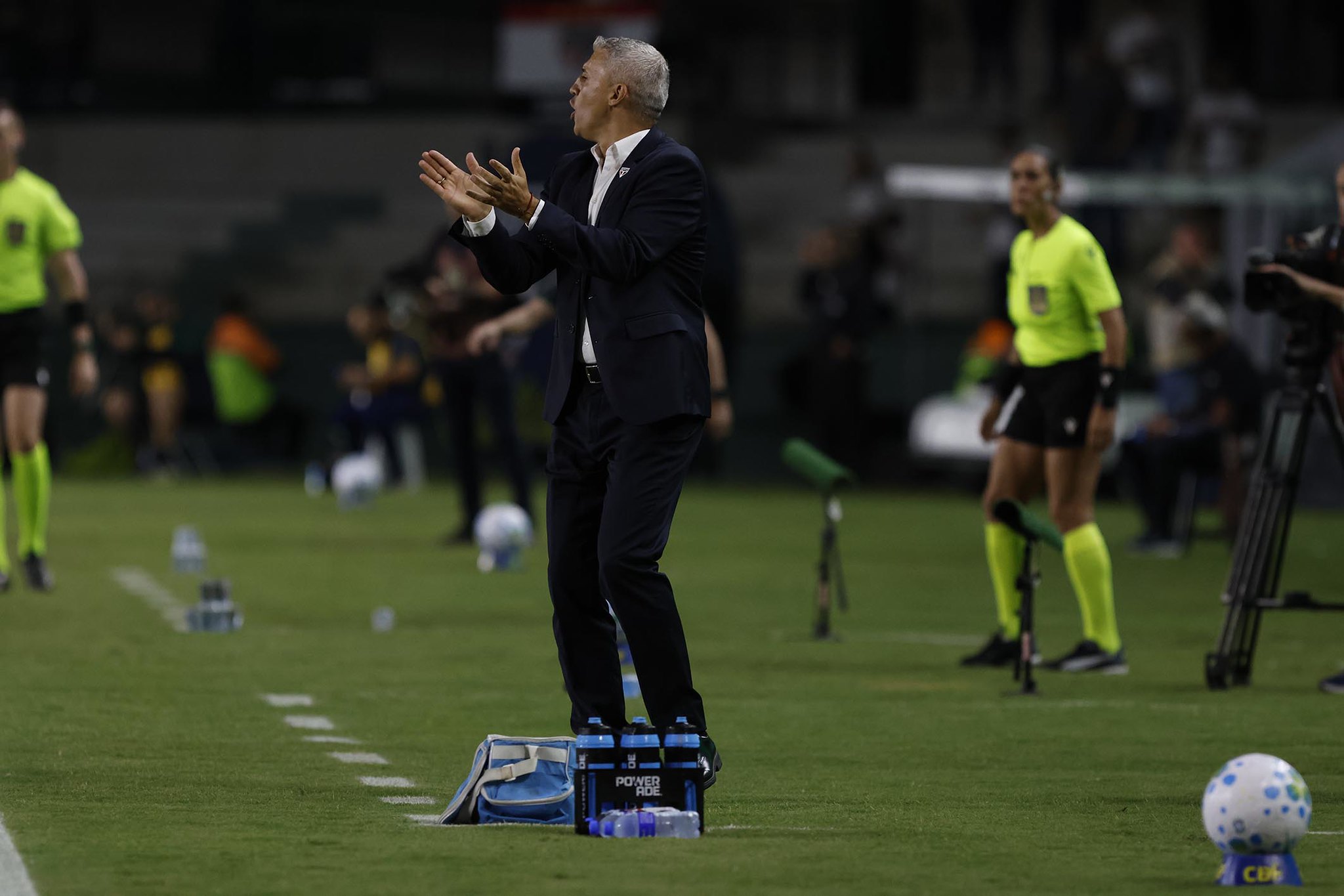 Crespo elogia reservas e coloca ponto final em interesse do River