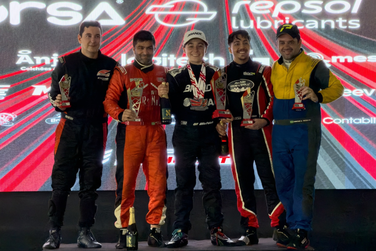 Fórmula Vee abre temporada com chuva e disputas fortes