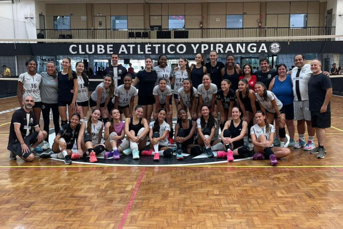 Seleção Paulista Sub-16 embarca para disputa do Brasileiro de Vôlei