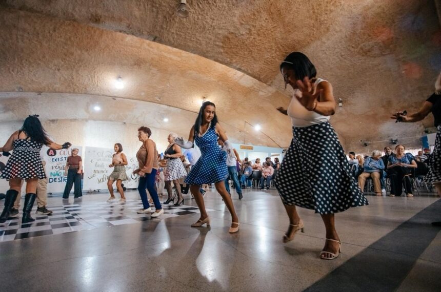 Baile do Centro de Referência do Idoso em SBC