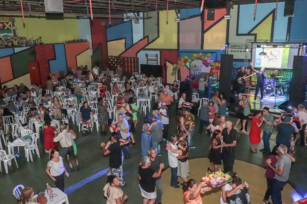 Ribeirão Pires promove Luau Aloha da Melhor Idade