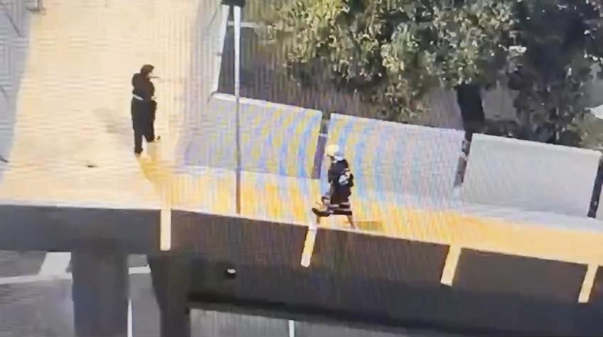 Videomonitoramento da GCM de São Bernardo identifica pichação na Passarela Rubens Pasin - Divulgação/PMSBC