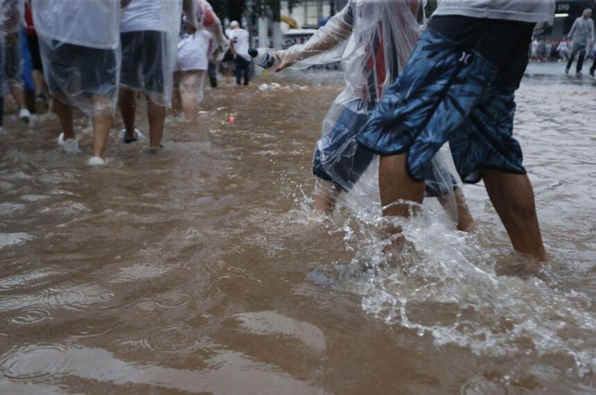 CGE emite alerta de alagamentos em São Paulo neste sábado