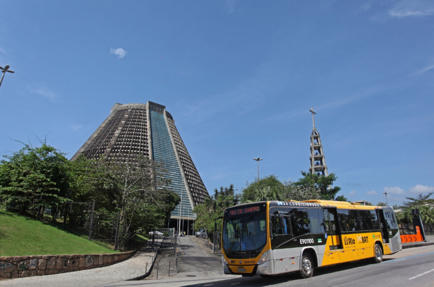 Biodiesel B100 no chassi urbano Volvo B320R - Diesel - Volvo