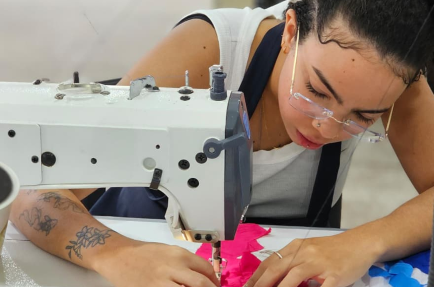 Curso Gratuito - Design de Moda - Mauá