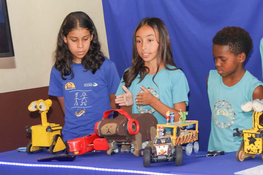 Prometeon patrocina projeto de robótica e teatro em Mauá