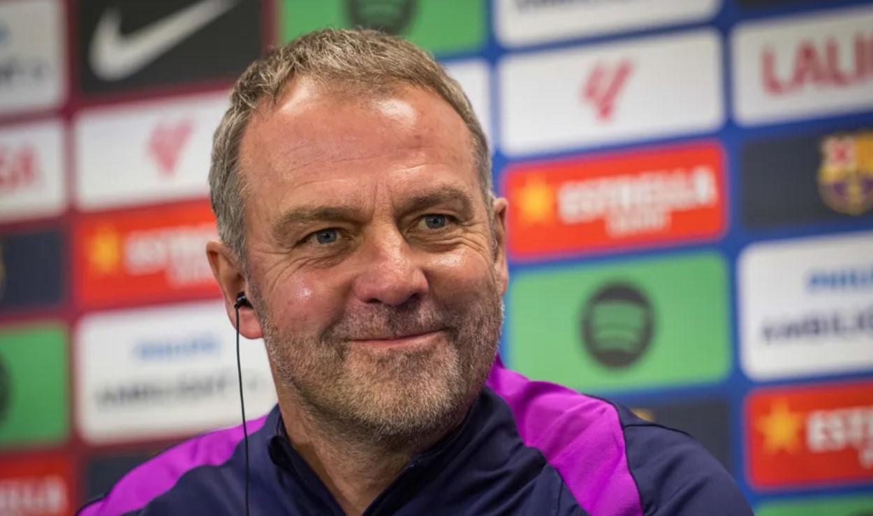 Hansi Flick chega ao centésimo jogo pelo Barcelona e supera Guardiola