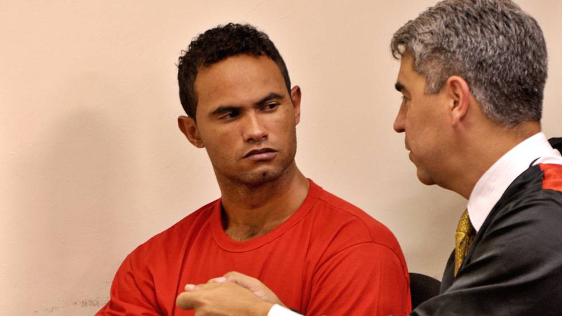 Goleiro Bruno perde liberdade condicional