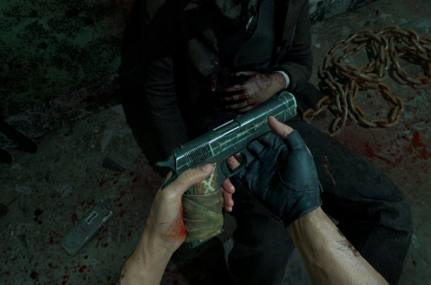 Mãos armadas em primeira pessoa, sangue e correntes no chão.