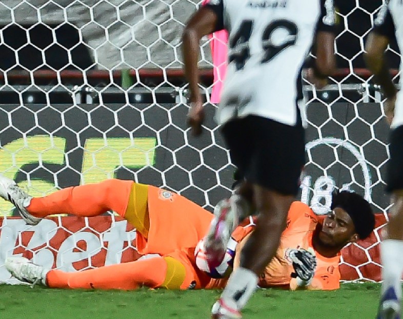 Corinthians empata aos 48 e se classifica para as semifinais do Paulistão nos pênaltis