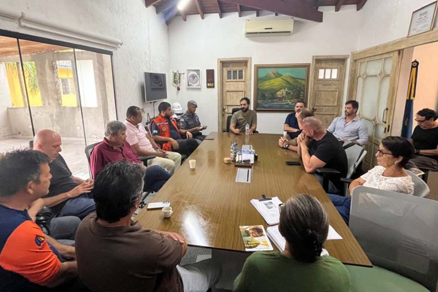 Ilhabela instala gabinete de crise após alerta de chuva