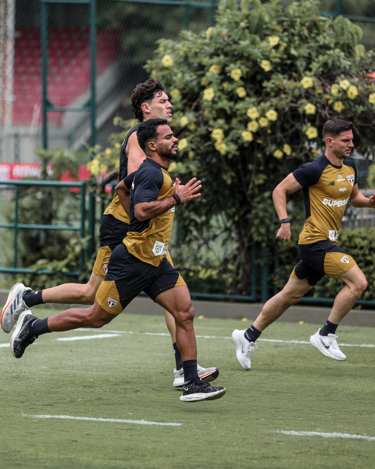 Trio do São Paulo será poupado contra o Coritiba