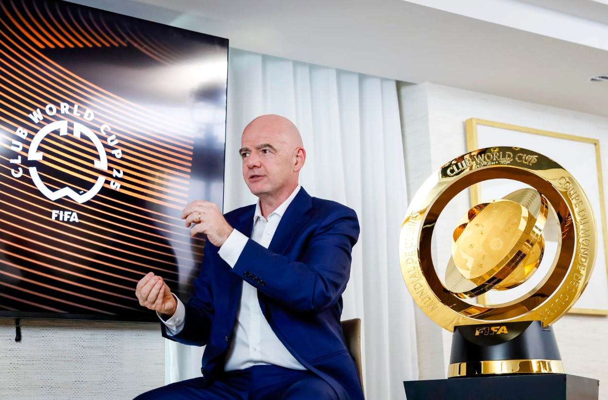 FIFA prepara mudanças nas regras do VAR e mira acabar com a “cera”