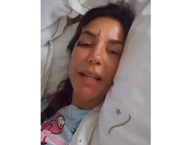 Ivete Sangalo é internada em Salvador após desmaio