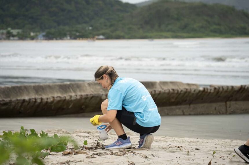 mutirão de limpeza de praia - Caraguatatuba