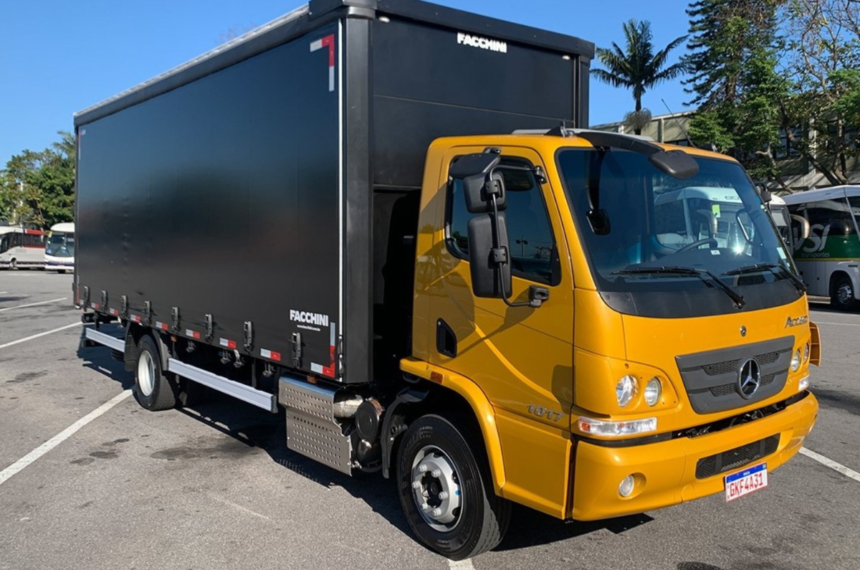 Mercedes-Benz Accelo 1017 - Caminhões