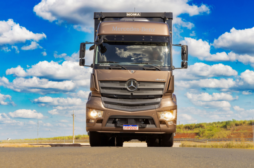 Mercedes-Benz Axor - Caminhões