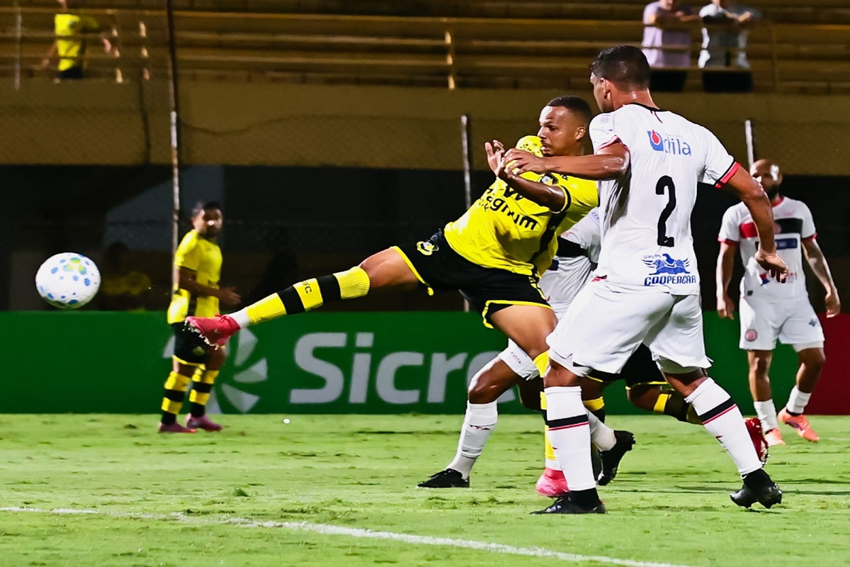 São Bernardo FC vence Atlético-BA e avança na Copa do Brasil 