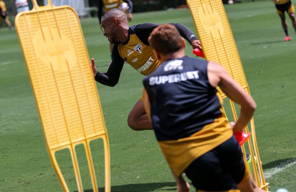 Lucas joga? Confira a provável escalação do São Paulo para enfrentar o Palmeiras no Paulistão