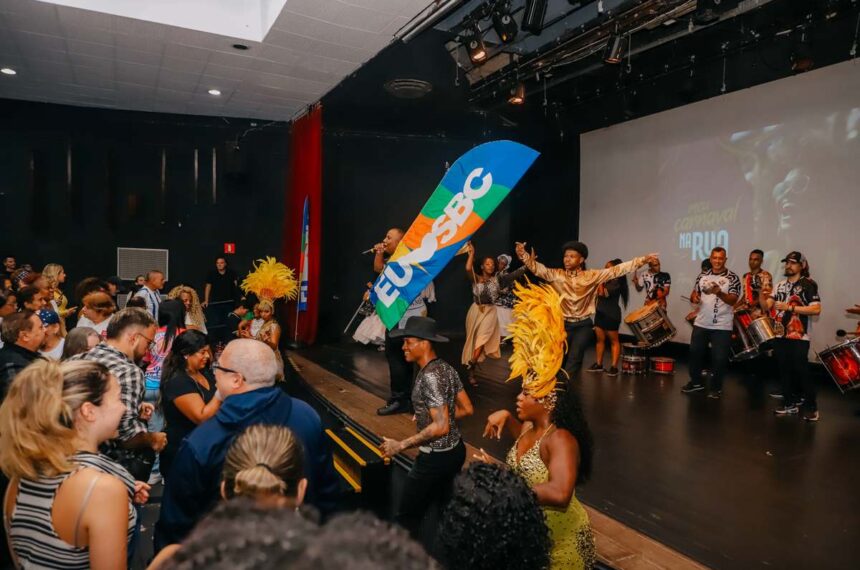 Vai-Vai homenageia São Bernardo