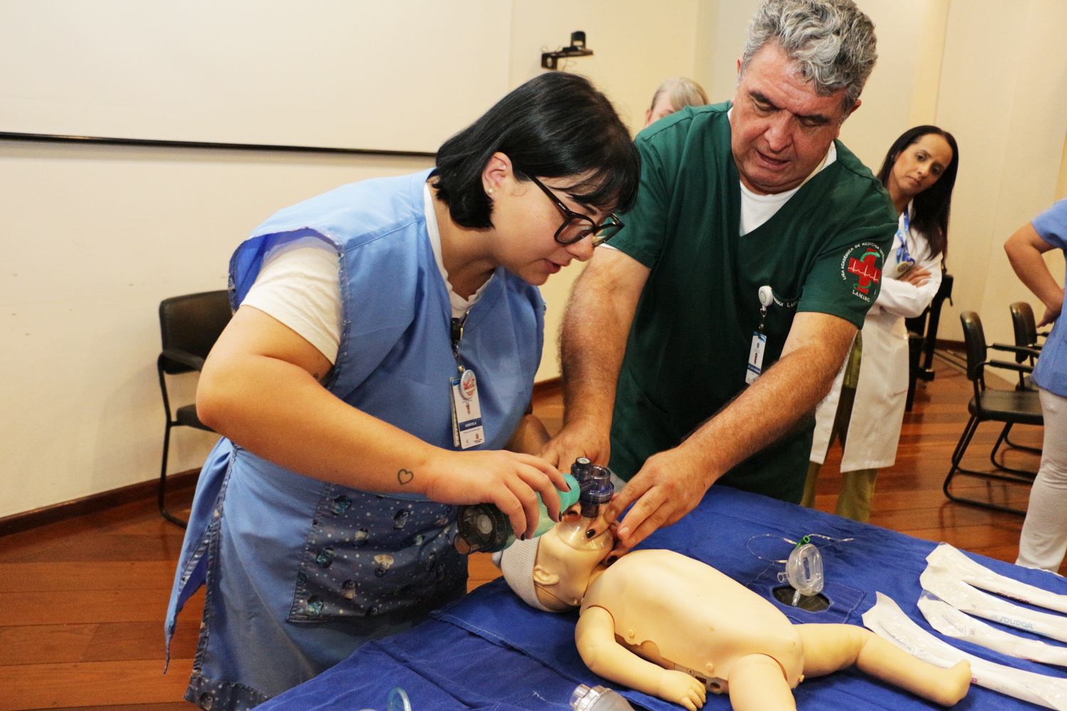 Hospital Mário Covas treina equipe em urgência neonatal