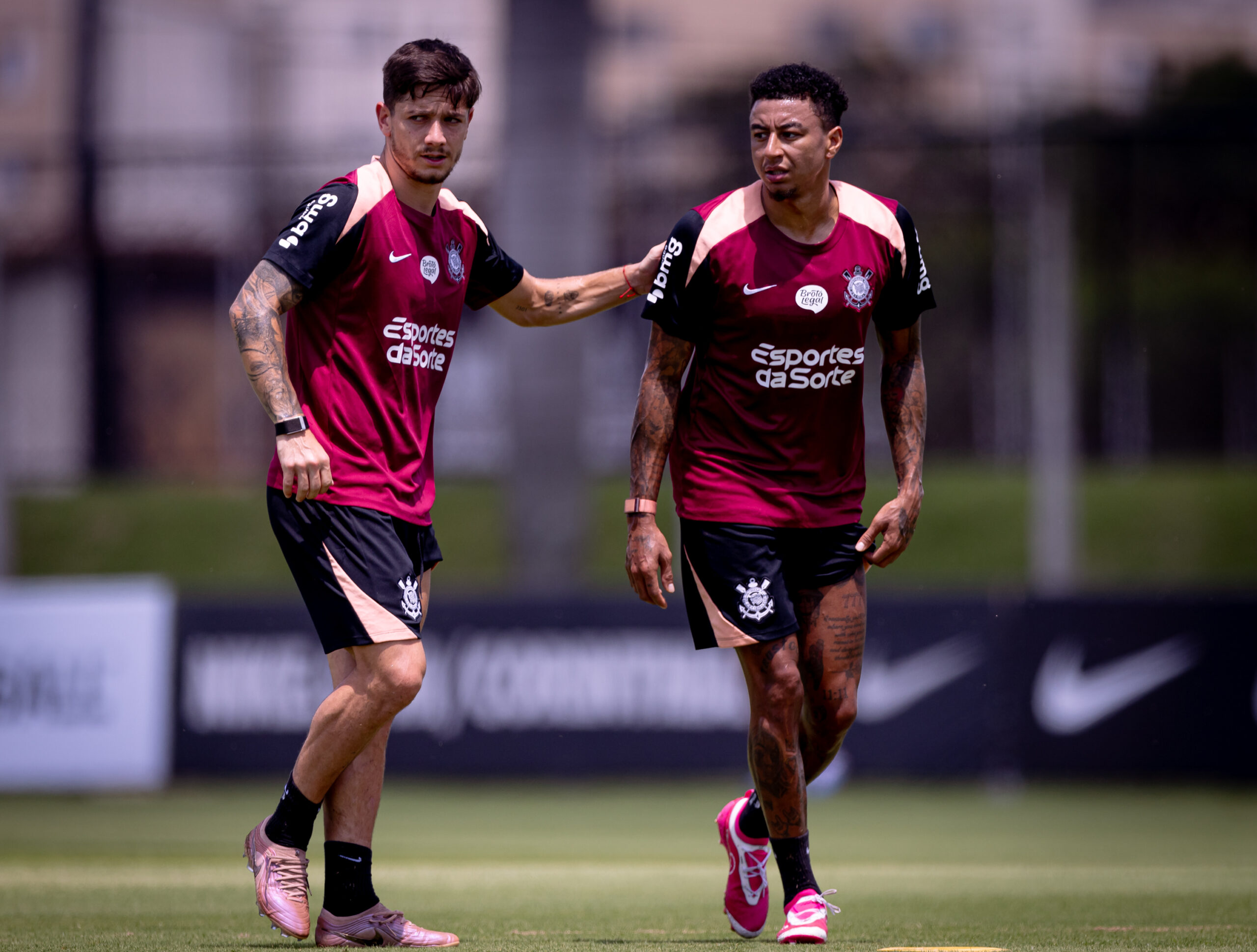 Corinthians treina e encaminha retornos para sequência do Brasileirão