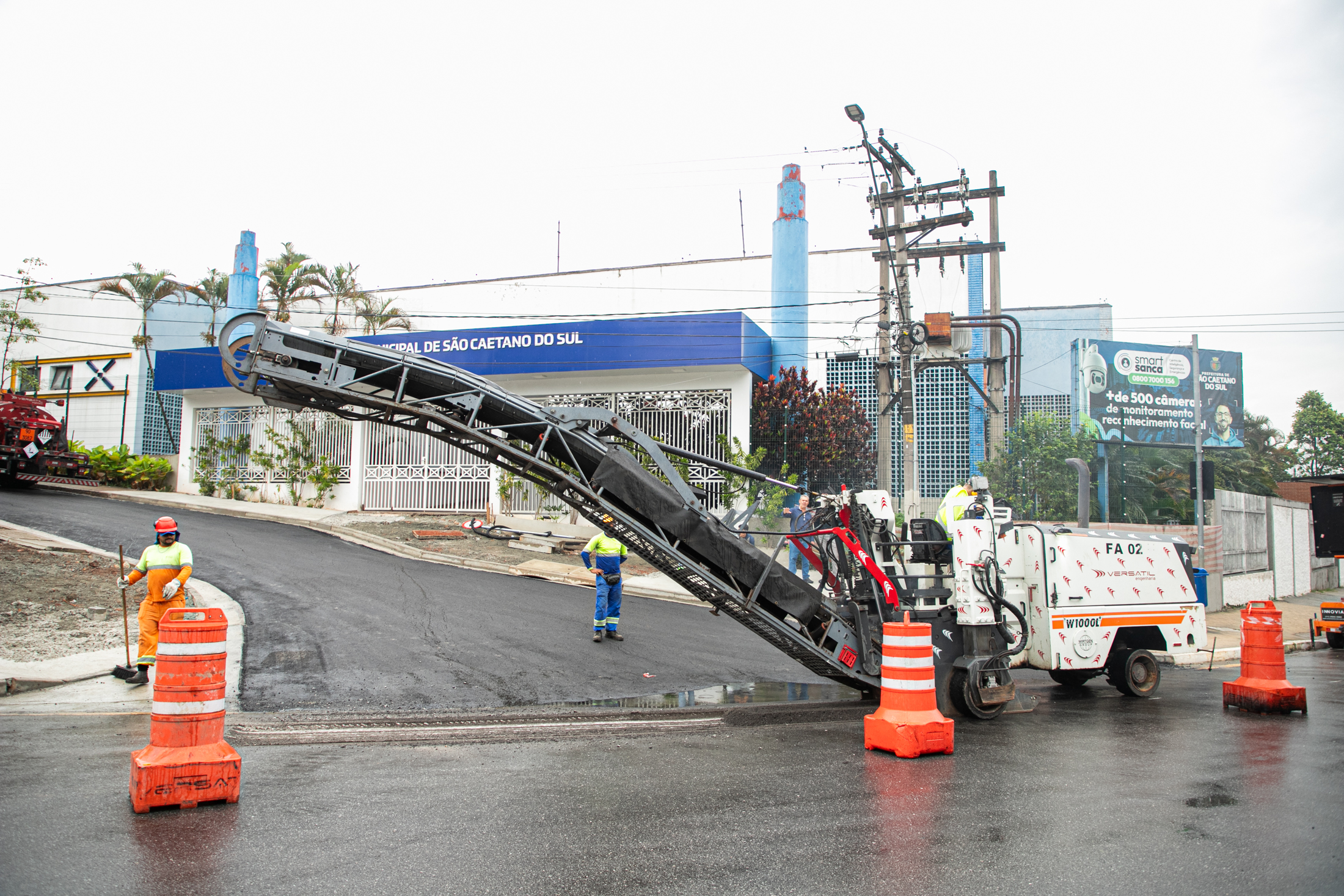 Rua Eduardo Prado avança para liberar trânsito de carros