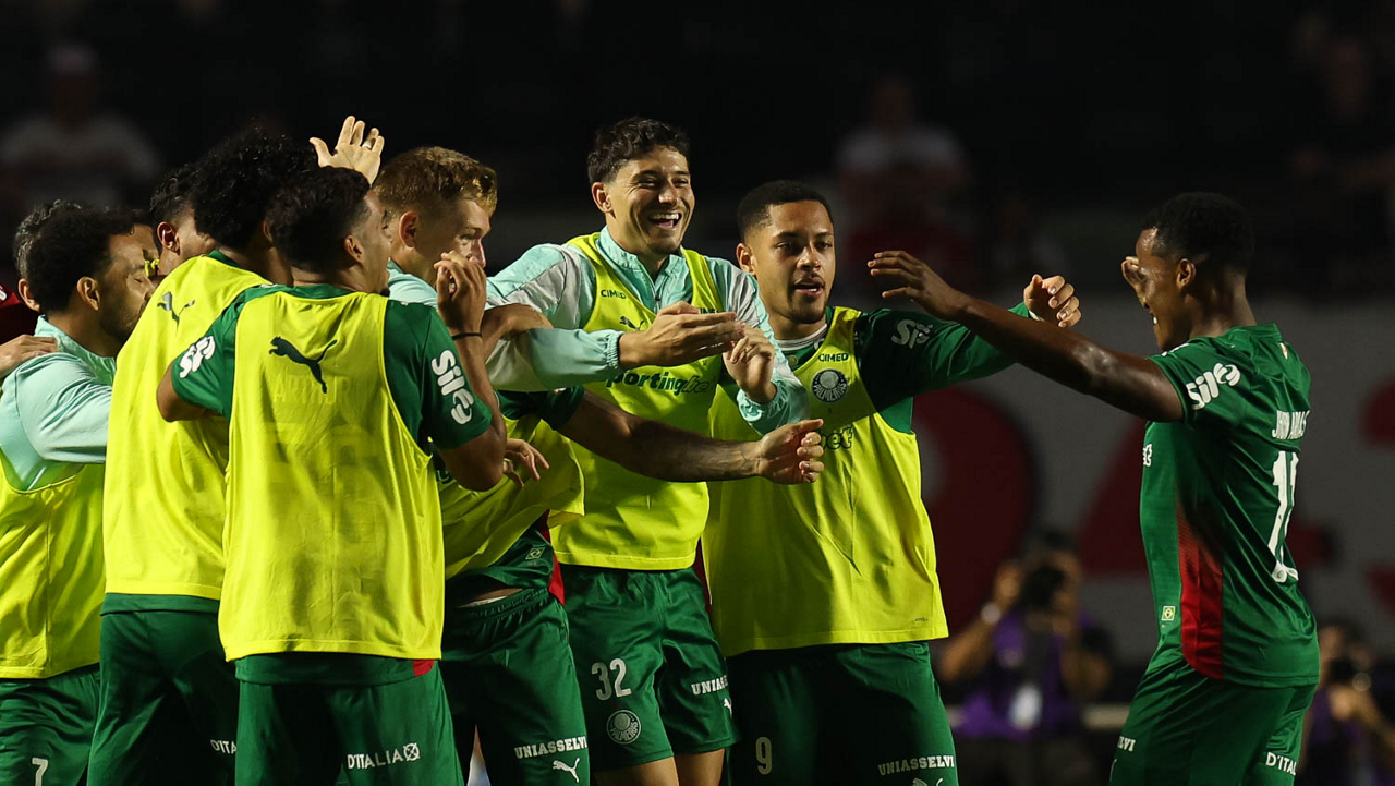 Palmeiras: Arias repete números do Wolves com menos jogos