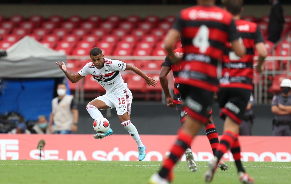 Alisson viaja ao Rio para assinar com o Fluminense