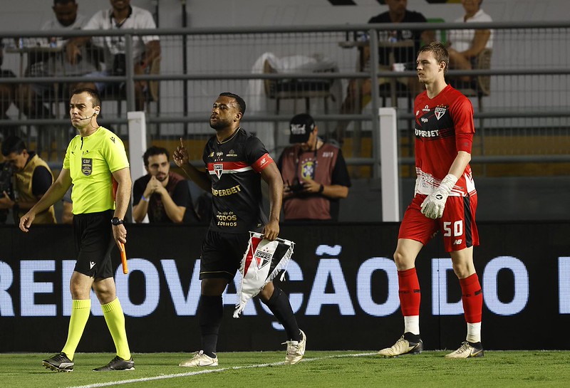 Luan volta a ser titular pelo São Paulo após 161 dias