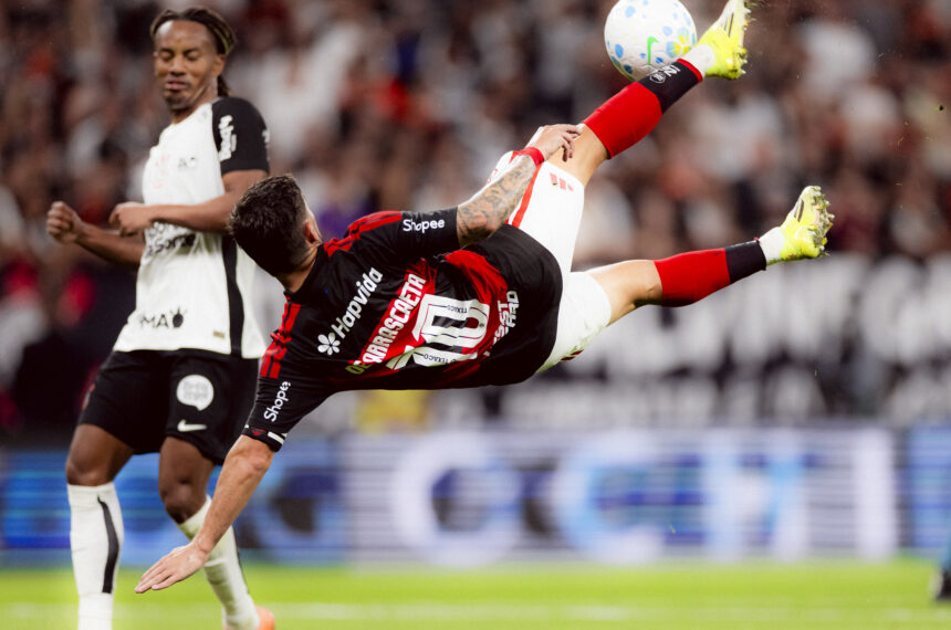 Corinthians não aproveita Flamengo com jogador a menos e só empata no  Brasileirão