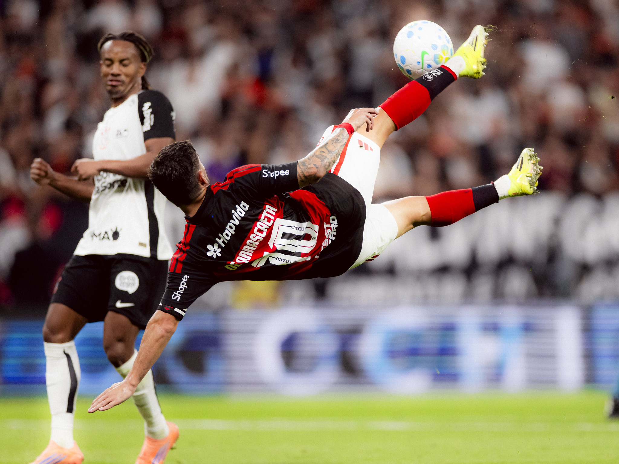 Corinthians não aproveita Flamengo com jogador a menos e só empata no  Brasileirão