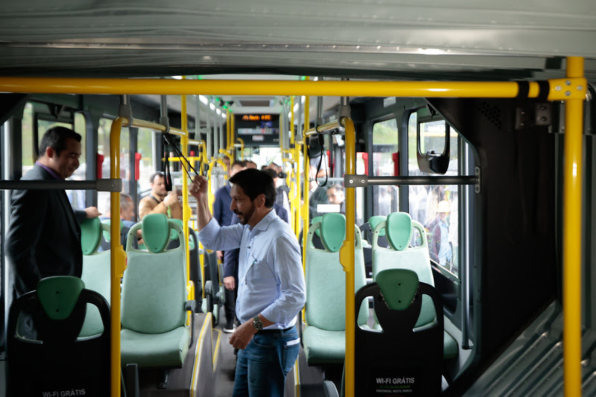 Ônibus elétricos da BYD renovam frota urbana de São Paulo